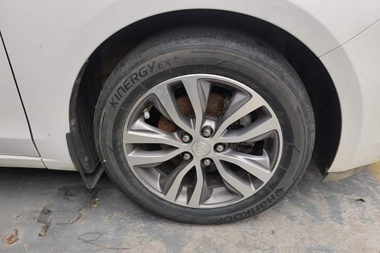 Used Buick GT 2019 18T Automatic Connected Elite Model China V Standard Right Front Wheel Hub
