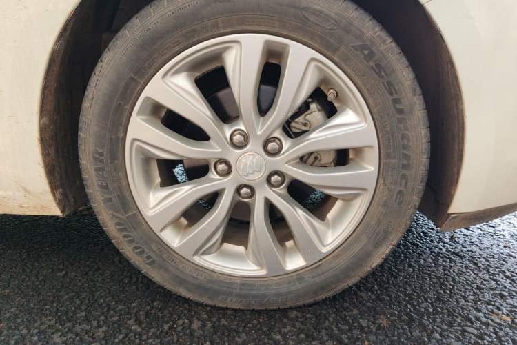 Used Buick GT 2019 15T Dual-Clutch Connected Elite Model China VI Right Front Wheel Hub