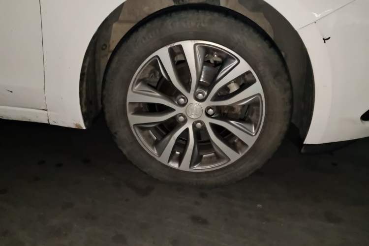 Used Buick GT 2019 18T Automatic Connected Elite Model China V Standard Right Front Wheel Hub