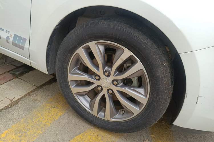 Used Buick GT 2019 18T Automatic Connected Elite Model China VI Standard Right Front Wheel Hub