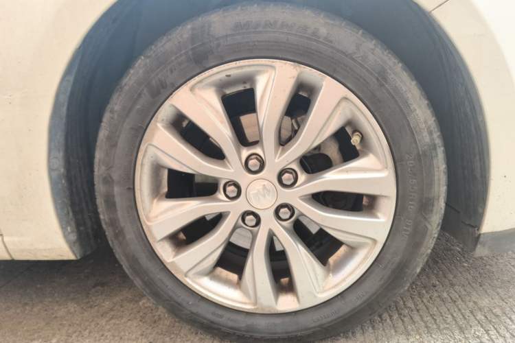 Used Buick GT 2019 15T Dual-Clutch Connected Elite Version China V Standard Right Front Wheel Hub