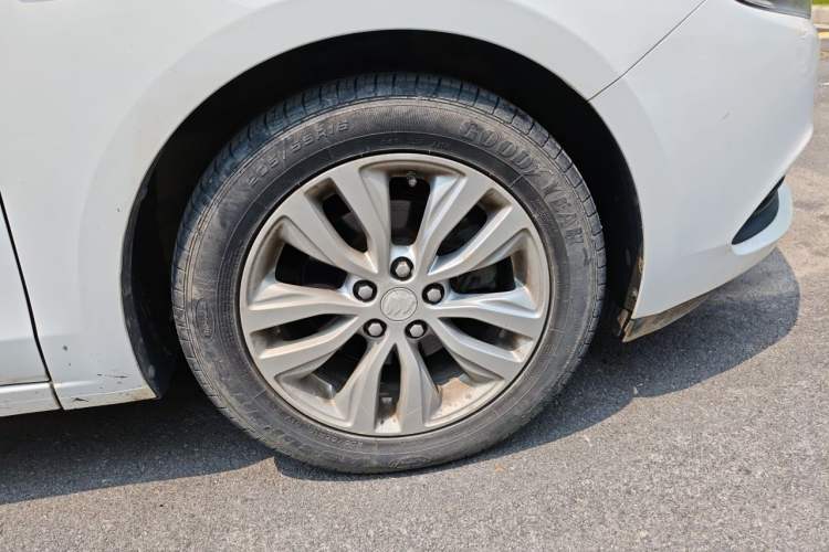 Used Buick GT 2019 15T Dual-Clutch Connected Elite Model China VI Right Front Wheel Hub
