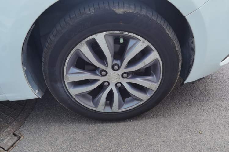 Used Buick GT 2019 18T Automatic Connected Elite Model China V Standard Right Front Wheel Hub