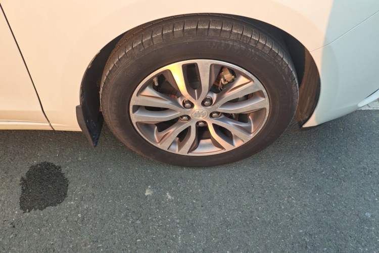 Used Buick GT 2019 18T Automatic Connected Elite Model China VI Standard Right Front Wheel Hub