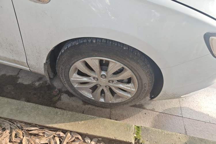 Used Buick GT 2019 15T Dual-Clutch Connected Elite Model China VI Right Front Wheel Hub