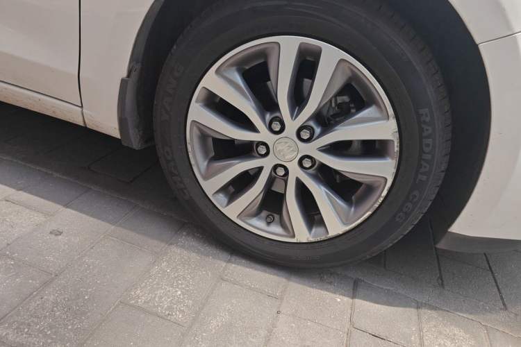 Used Buick GT 2019 18T Automatic Connected Elite Model China V Standard Right Front Wheel Hub