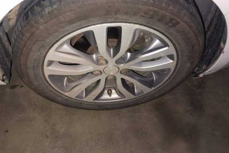 Used Buick GT 2019 18T Automatic Connected Elite Model China VI Standard Right Front Wheel Hub