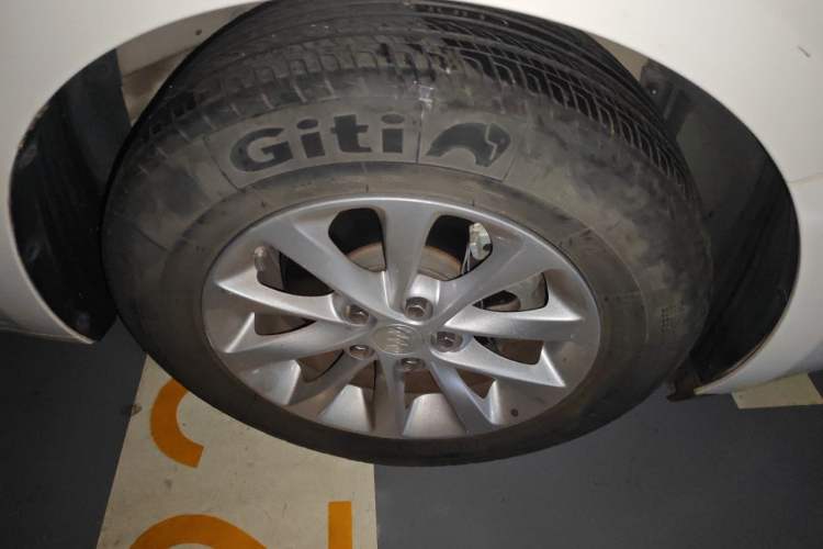 Used Buick GT 2019 15T Dual-Clutch Advanced Version China VI Standard Right Front Wheel Hub