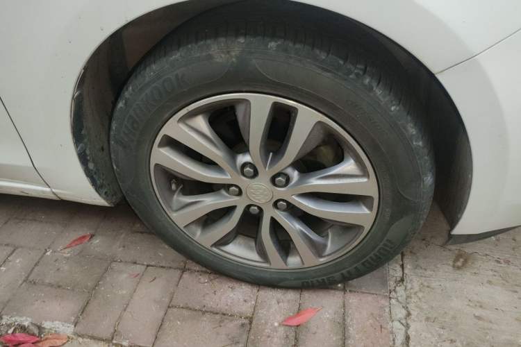 Used Buick GT 2019 18T Automatic Connected Elite Model China V Standard Right Front Wheel Hub