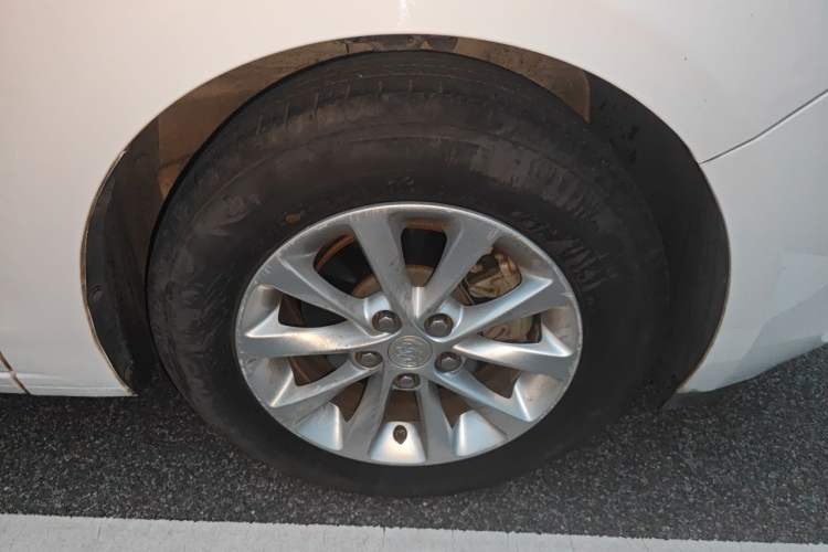 Used Buick GT 2019 15T Dual-Clutch Advanced Version China VI Standard Right Front Wheel Hub