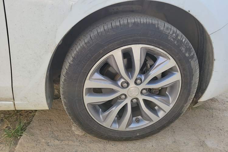 Used Buick GT 2019 18T Automatic Connected Elite Model China V Standard Right Front Wheel Hub