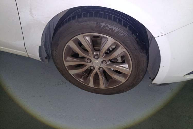 Used Buick GT 2019 18T Automatic Connected Elite Model China VI Standard Right Front Wheel Hub