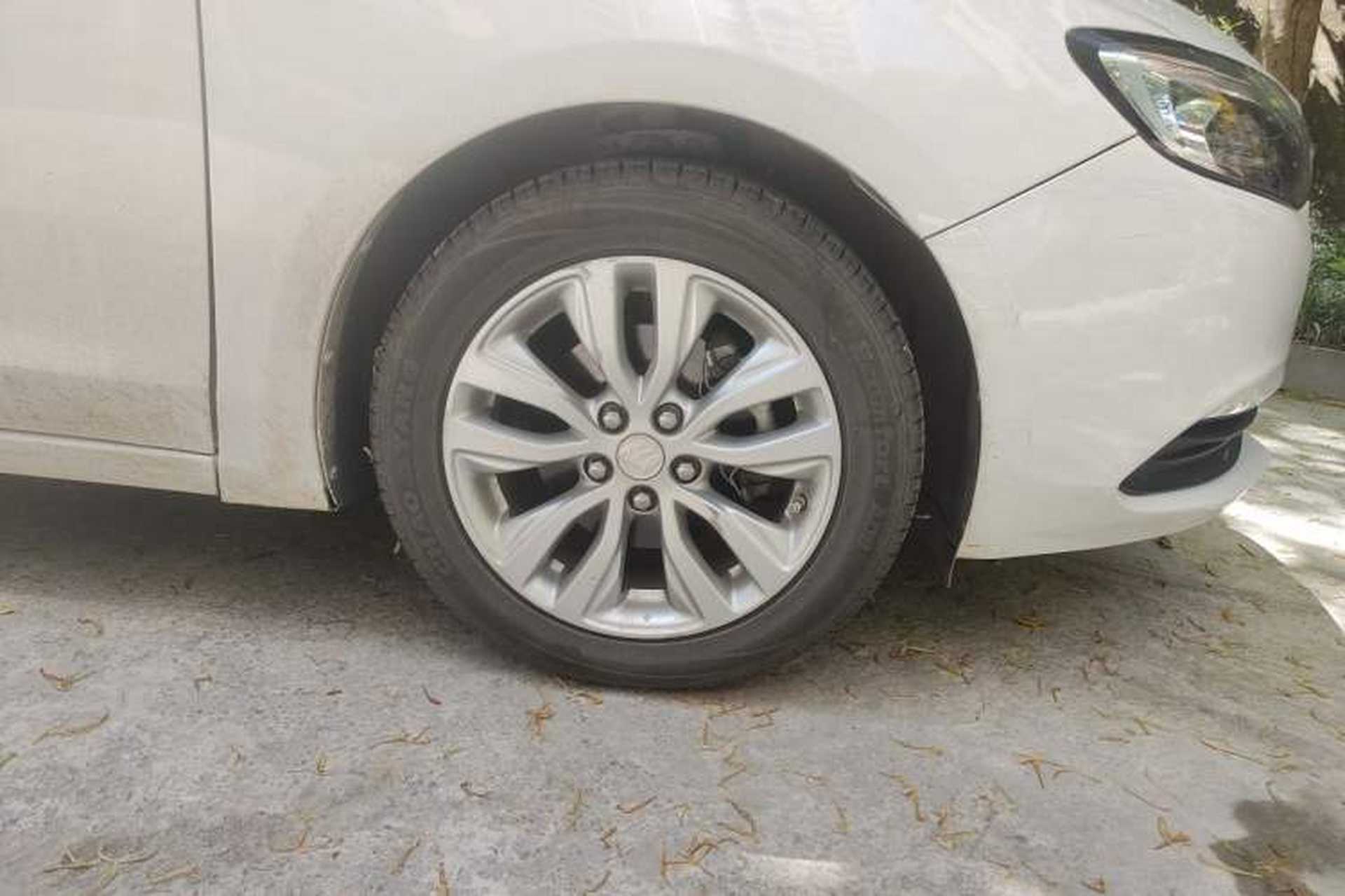Used Buick GT 2019 15T Dual-Clutch Connected Elite Model China VI Right Front Wheel Hub