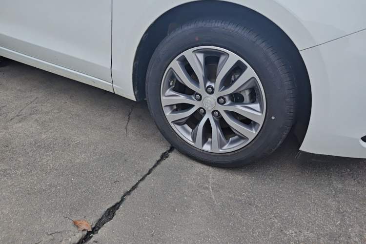 Used Buick GT 2019 18T Automatic Connected Elite Model China VI Standard Right Front Wheel Hub