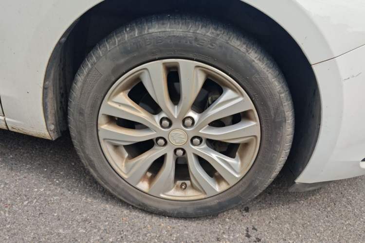 Used Buick GT 2019 15T Dual-Clutch Connected Elite Model China VI Right Front Wheel Hub