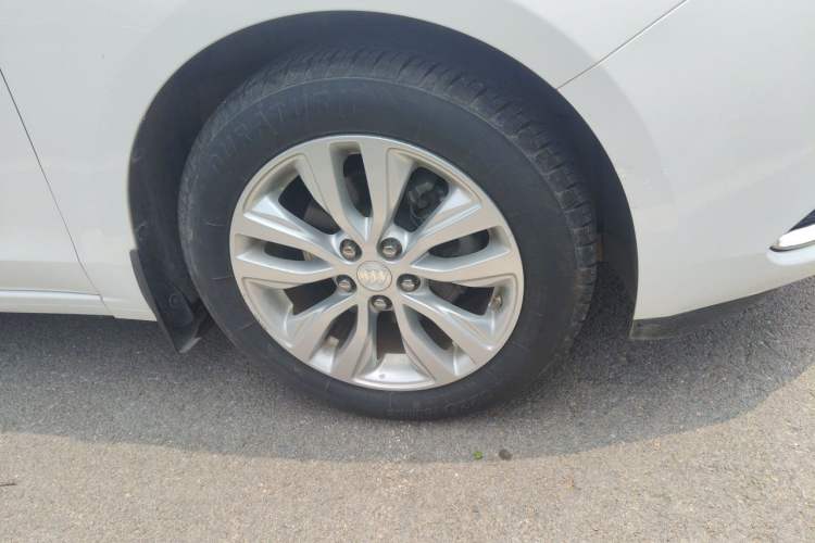 Used Buick GT 2019 15T Dual-Clutch Connected Elite Model China VI Right Front Wheel Hub