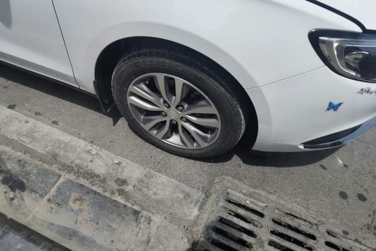Used Buick GT 2019 18T Automatic Connected Elite Model China VI Standard Right Front Wheel Hub