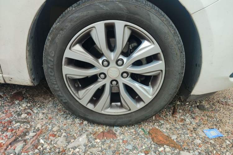Used Buick GT 2019 15T Dual-Clutch Connected Elite Version China V Standard Right Front Wheel Hub
