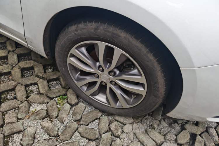 Used Buick GT 2019 18T Automatic Connected Elite Model China VI Standard Right Front Wheel Hub