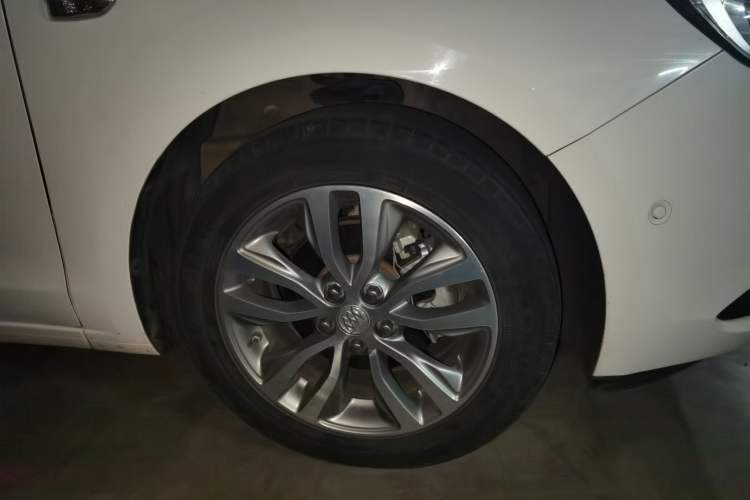 Used Buick GT 2019 18T Automatic Connected Flagship Version China VI Standard Right Front Wheel Hub
