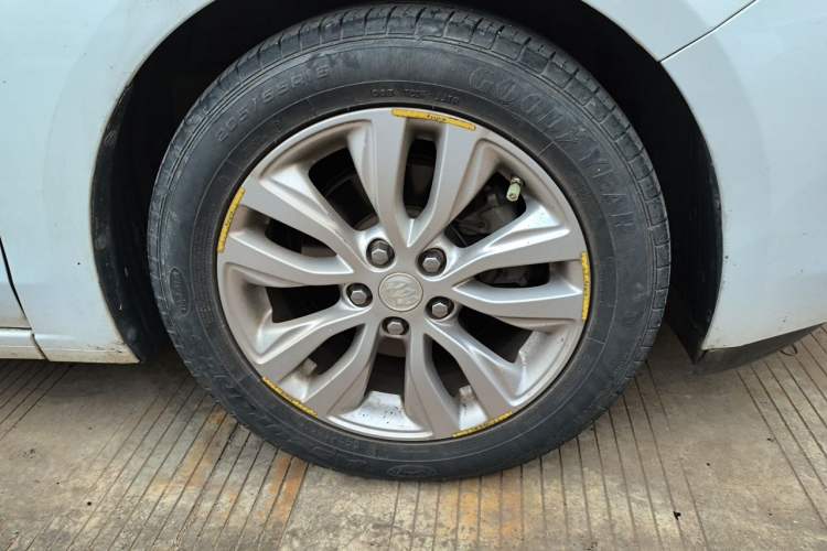 Used Buick GT 2019 15T Dual-Clutch Connected Elite Model China VI Right Front Wheel Hub