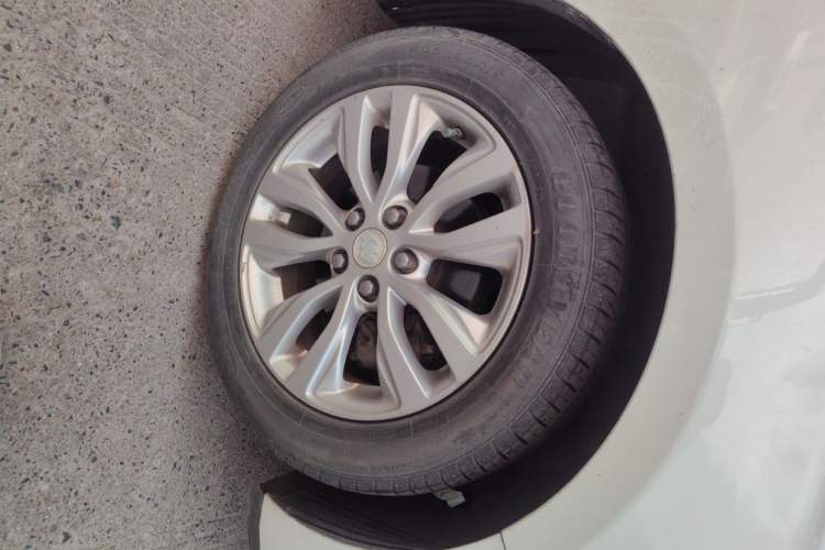 Used Buick GT 2019 15T Dual-Clutch Connected Elite Model China VI Right Front Wheel Hub