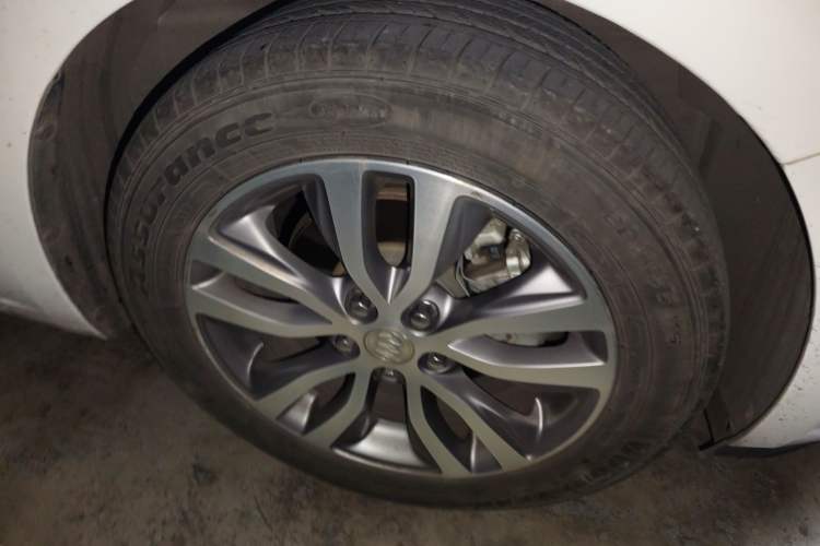 Used Buick GT 2019 18T Automatic Connected Elite Model China VI Standard Right Front Wheel Hub