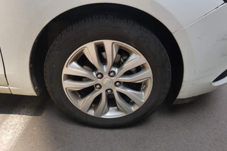 Used Buick GT 2019 15T Dual-Clutch Connected Elite Version China V Standard Right Front Wheel Hub
