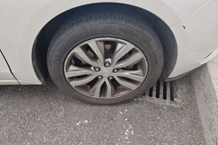 Used Buick GT 2019 18T Automatic Connected Elite Model China VI Standard Right Front Wheel Hub
