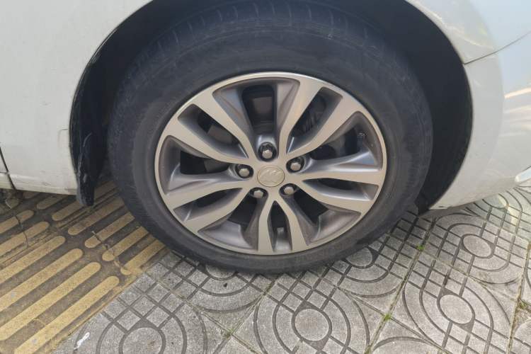 Used Buick GT 2019 18T Automatic Connected Elite Model China V Standard Right Front Wheel Hub