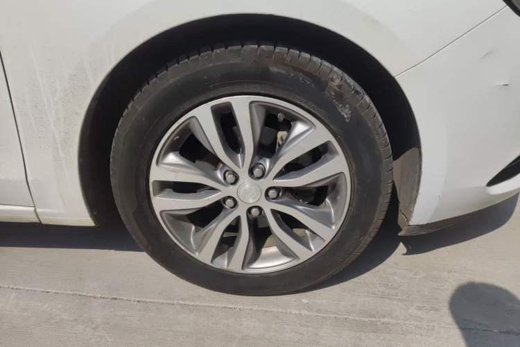 Used Buick GT 2019 18T Automatic Connected Elite Model China V Standard Right Front Wheel Hub