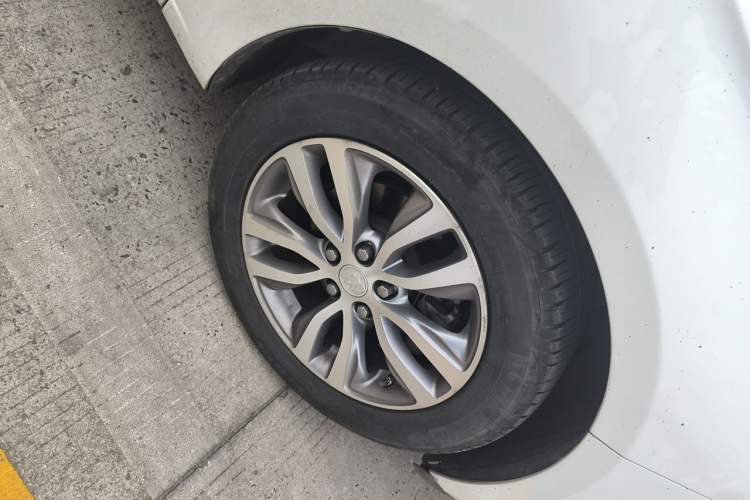 Used Buick GT 2019 18T Automatic Connected Elite Model China VI Standard Right Front Wheel Hub