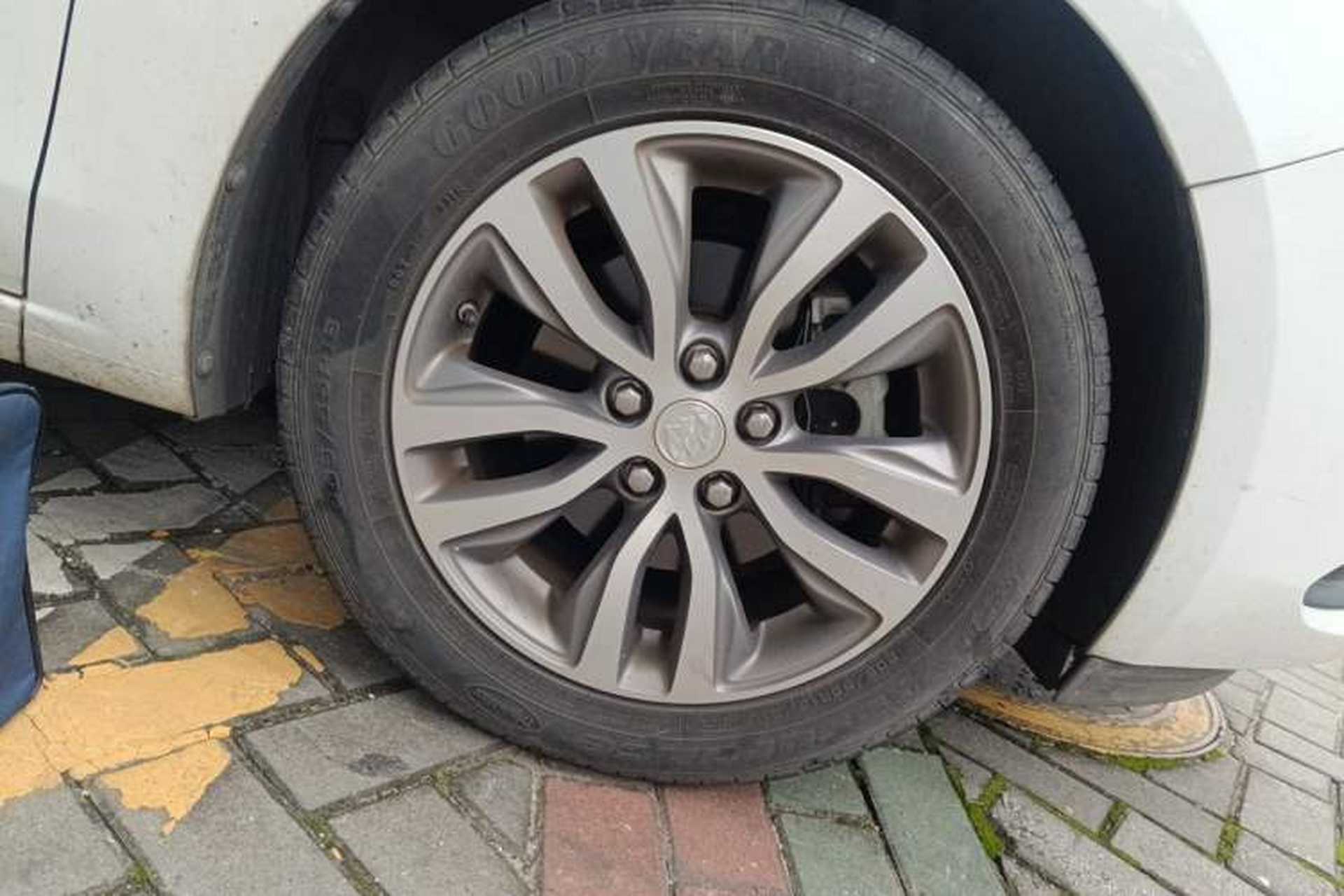 Used Buick GT 2019 18T Automatic Connected Elite Model China V Standard Right Front Wheel Hub