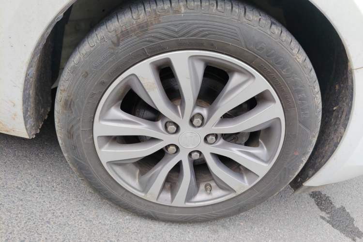 Used Buick GT 2019 18T Automatic Connected Elite Model China VI Standard Right Front Wheel Hub