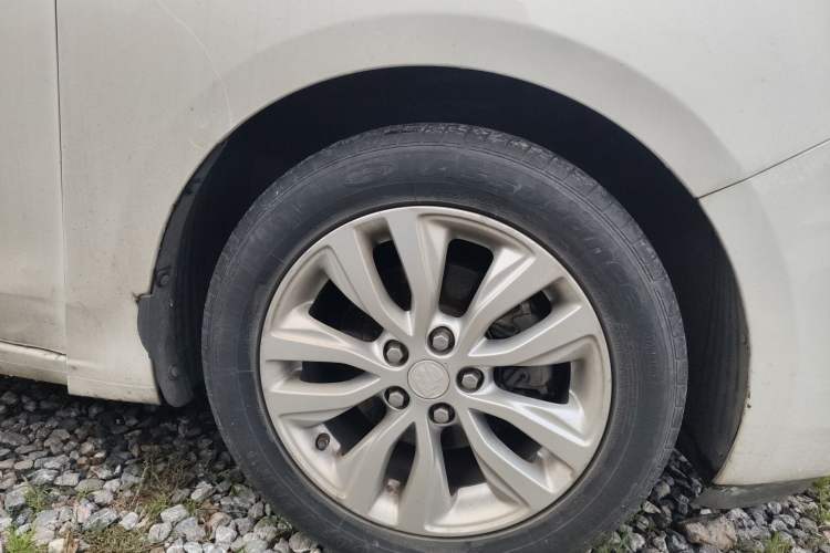 Used Buick GT 2019 15T Dual-Clutch Connected Elite Model China VI Right Front Wheel Hub