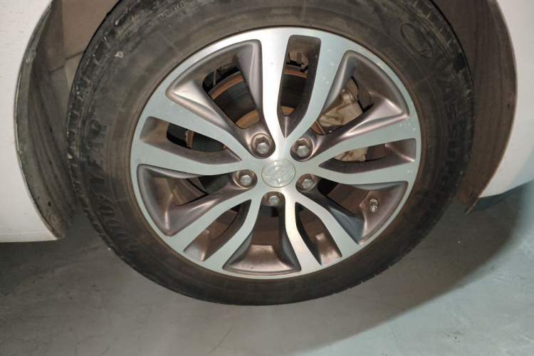 Used Buick GT 2019 18T Automatic Connected Elite Model China V Standard Right Front Wheel Hub