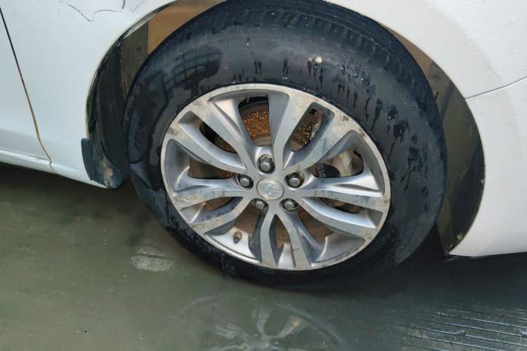 Used Buick GT 2019 18T Automatic Connected Elite Model China V Standard Right Front Wheel Hub