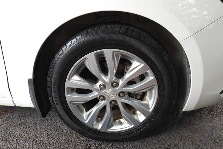 Used Buick GT 2019 15T Dual-Clutch Connected Elite Model China VI Right Front Wheel Hub