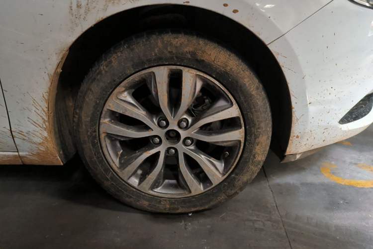 Used Buick GT 2019 18T Automatic Connected Elite Model China V Standard Right Front Wheel Hub