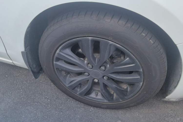 Used Buick GT 2019 18T Automatic Connected Elite Model China VI Standard Right Front Wheel Hub