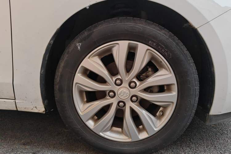 Used Buick GT 2019 15T Dual-Clutch Connected Elite Model China VI Right Front Wheel Hub