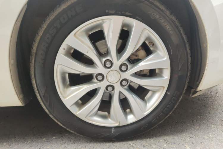 Used Buick GT 2019 15T Dual-Clutch Connected Elite Model China VI Right Front Wheel Hub