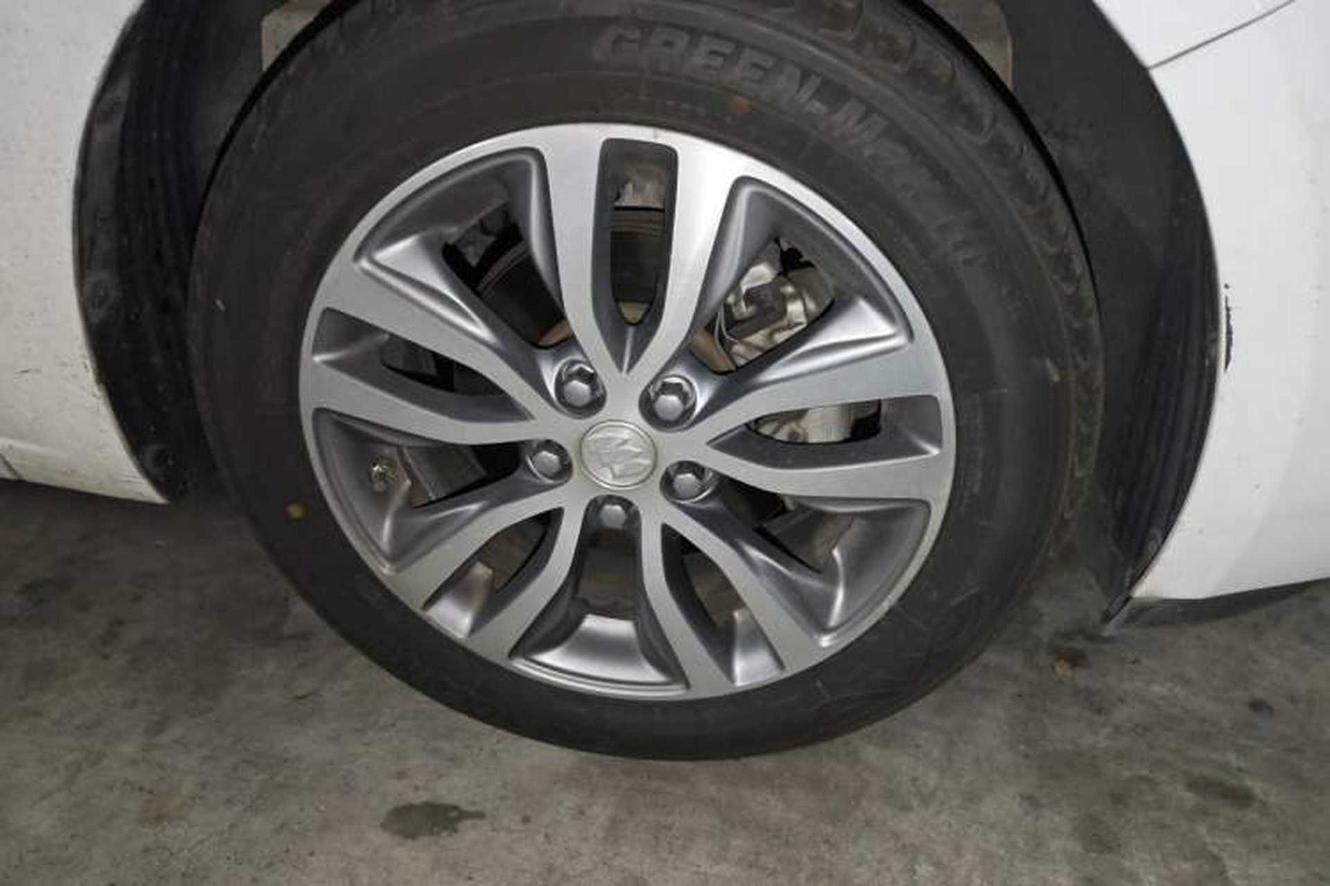 Used Buick GT 2019 18T Automatic Connected Elite Model China V Standard Right Front Wheel Hub