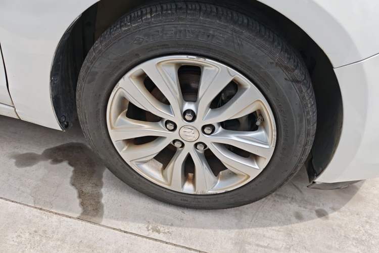 Used Buick GT 2019 15T Dual-Clutch Connected Elite Model China VI Right Front Wheel Hub
