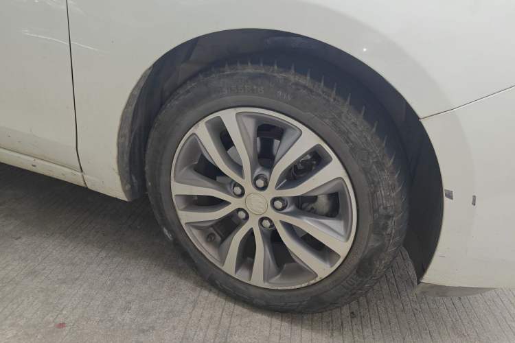 Used Buick GT 2019 18T Automatic Connected Elite Model China VI Standard Right Front Wheel Hub