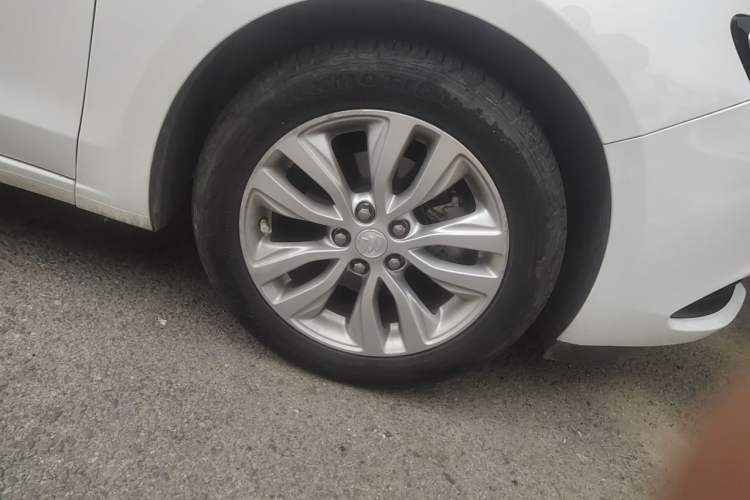 Used Buick GT 2019 15T Dual-Clutch Connected Elite Model China VI Right Front Wheel Hub