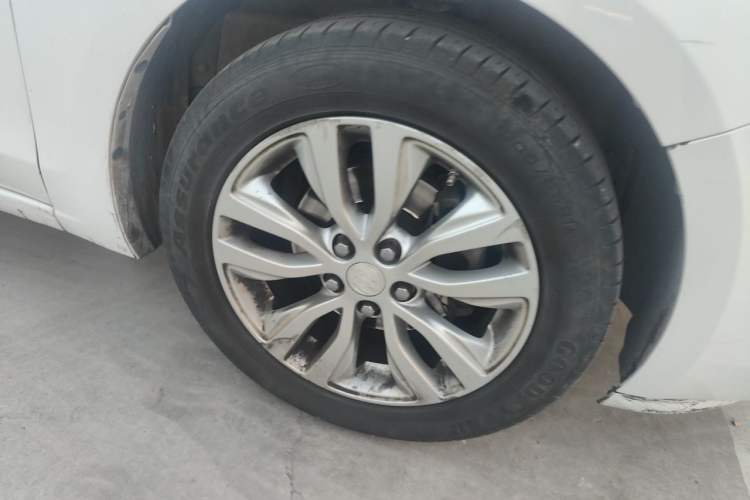 Used Buick GT 2019 15T Dual-Clutch Connected Elite Model China VI Right Front Wheel Hub