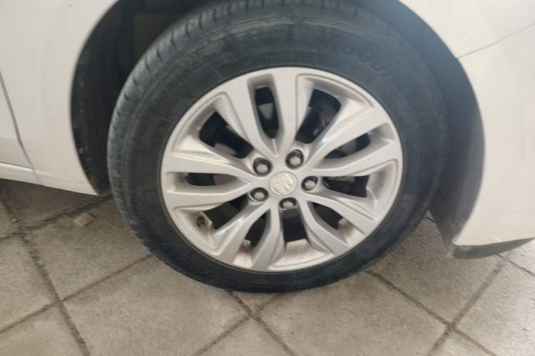 Used Buick GT 2019 15T Dual-Clutch Connected Elite Model China VI Right Front Wheel Hub