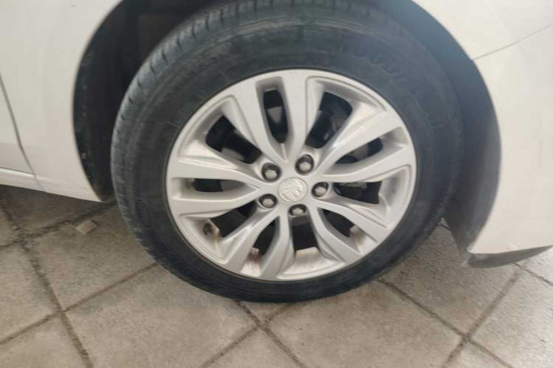 Used Buick GT 2019 15T Dual-Clutch Connected Elite Model China VI Right Front Wheel Hub