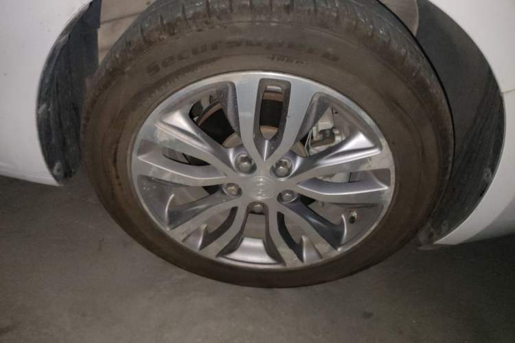Used Buick GT 2019 18T Automatic Connected Elite Model China VI Standard Right Front Wheel Hub